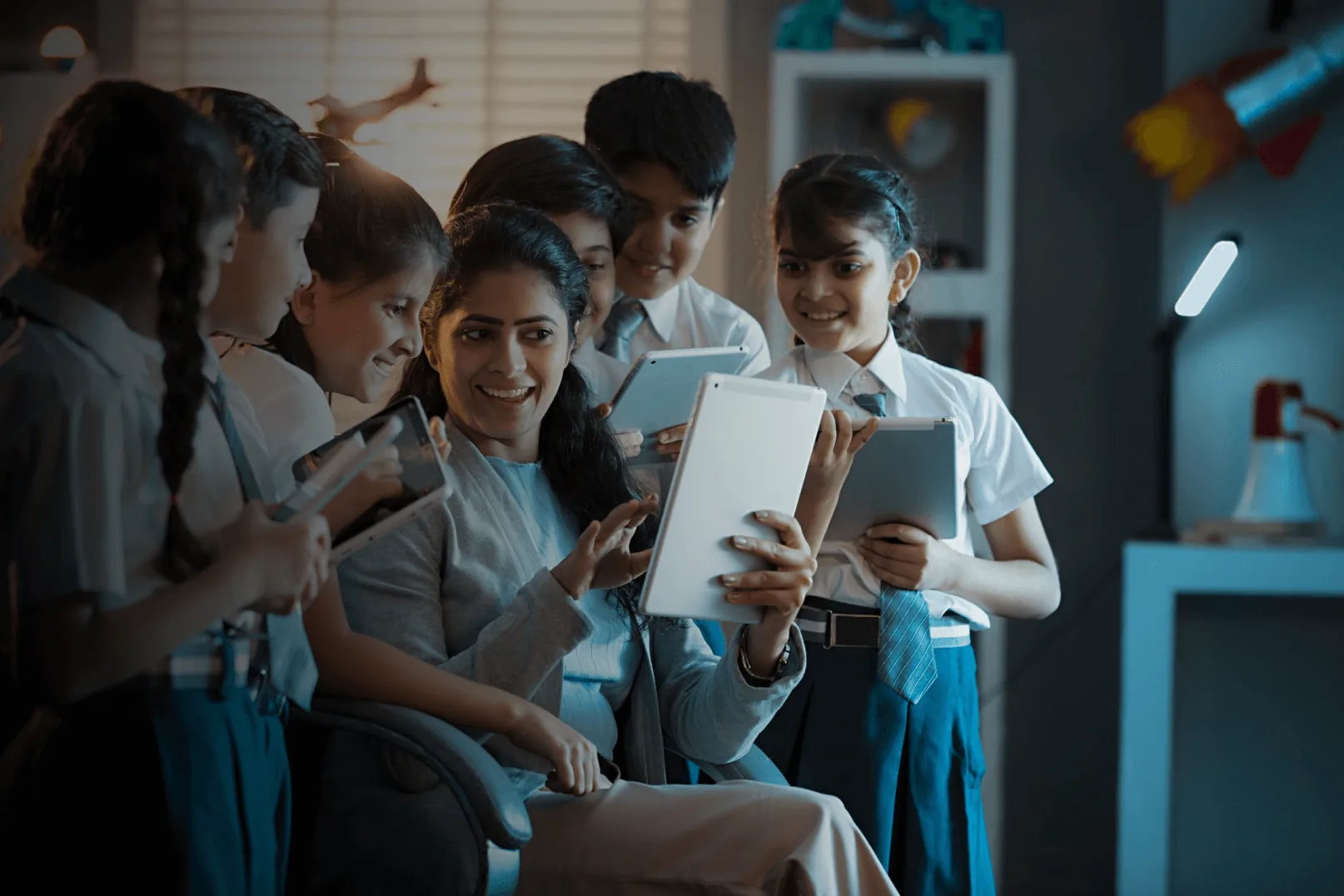 Seekhlo offers professional development training designed to empower educators with the skills to effectively engage with 21st-century learners and deliver impact-oriented outcome - jetsynthesys
